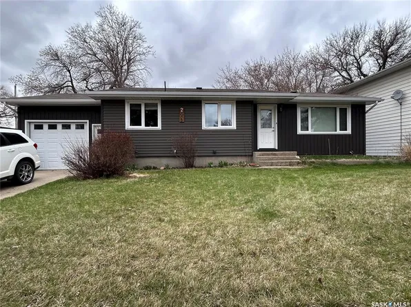 2007 Mayfair BAY, Estevan, SK S4A 1X7