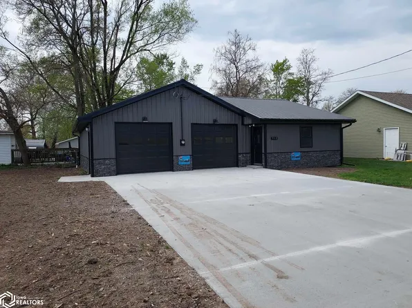 912 N 14th St, Centerville, IA 52544