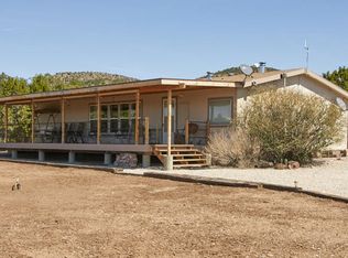 37750 W Beau Hunter Trl, Seligman, AZ 86337