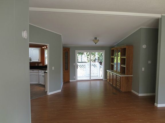 3rd image of 2427 101st Ave NE