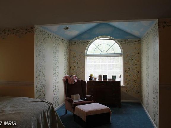 5th image of 8275 Hudson Dr