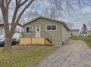 1019 Hillwood Cir, Round Lake Beach, IL 60073