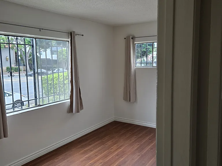 1421 Venice Blvd #1 — Photo 11