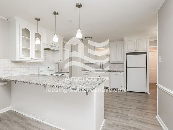 844636_004_kitchen_14379677.jpg