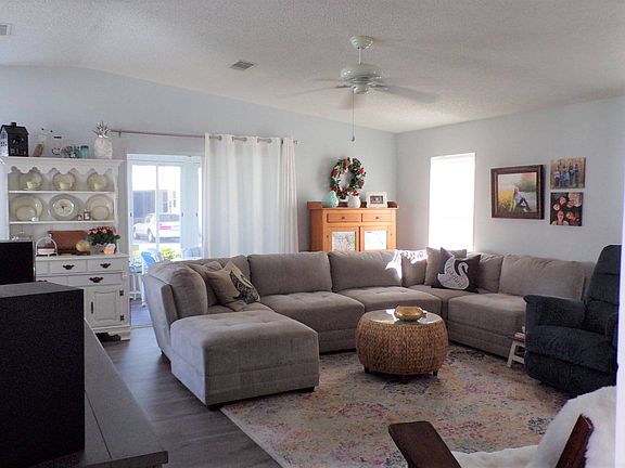 5th image of 4627 Delmar Dr #556