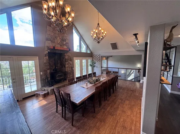5260 Desert View Ln, Wrightwood, CA 92397