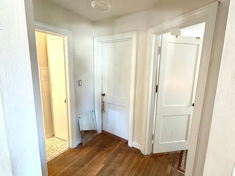 1503 Freeman Ave — Photo 16