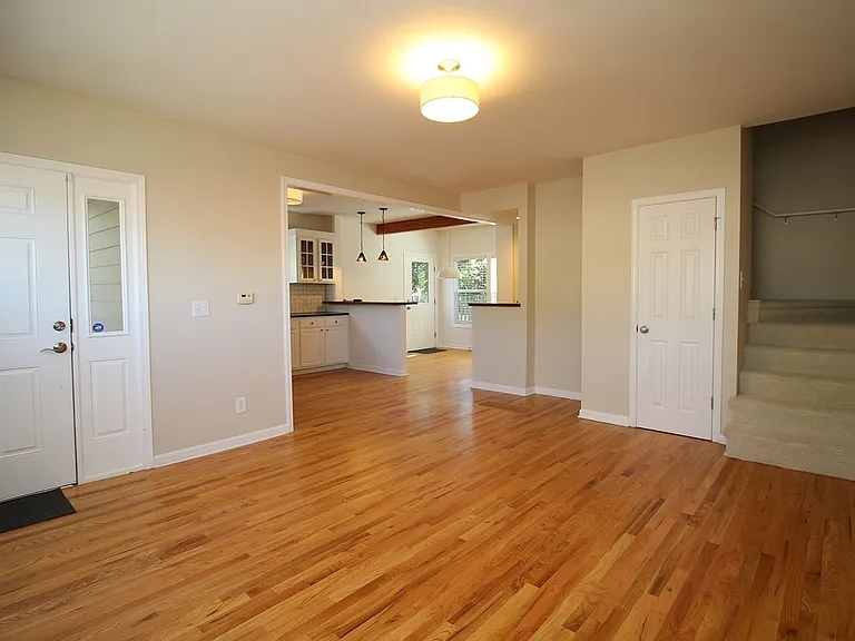 5401 NE 15th Ave — Photo 6