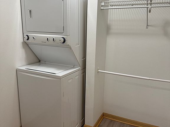 5th image of 5601 Lexington St #5