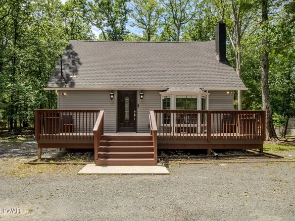 214 Lake Dr, Dingmans Ferry, PA 18328