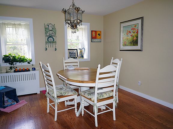 Eat In Kitchen