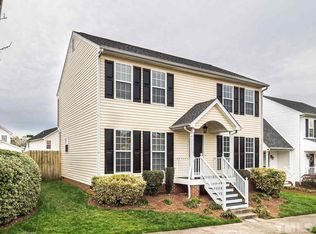 136 Danesway Dr, Holly Springs, NC 27540