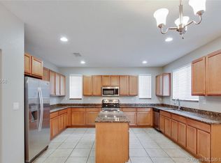 1237 NW 204th St, Miami Gardens, FL 33169