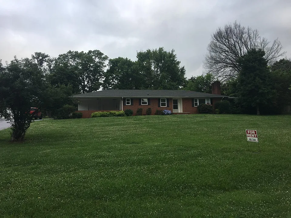 1751 Linda Ln