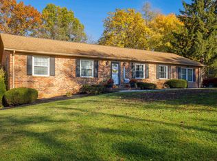 114 Berry Farm Rd, Staunton, VA 24401