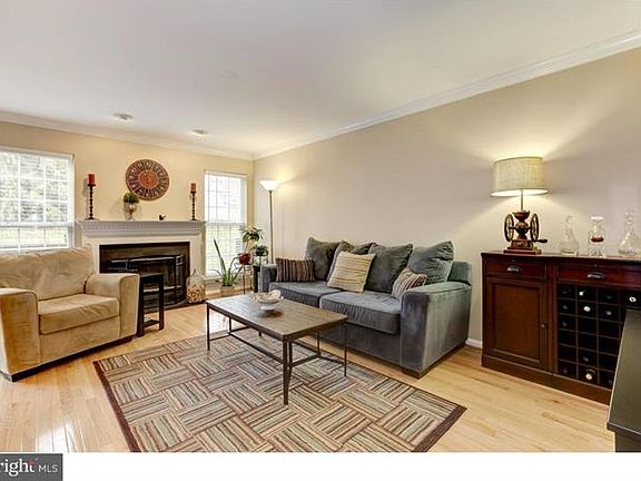 5th image of 124 Huntingdon Ct