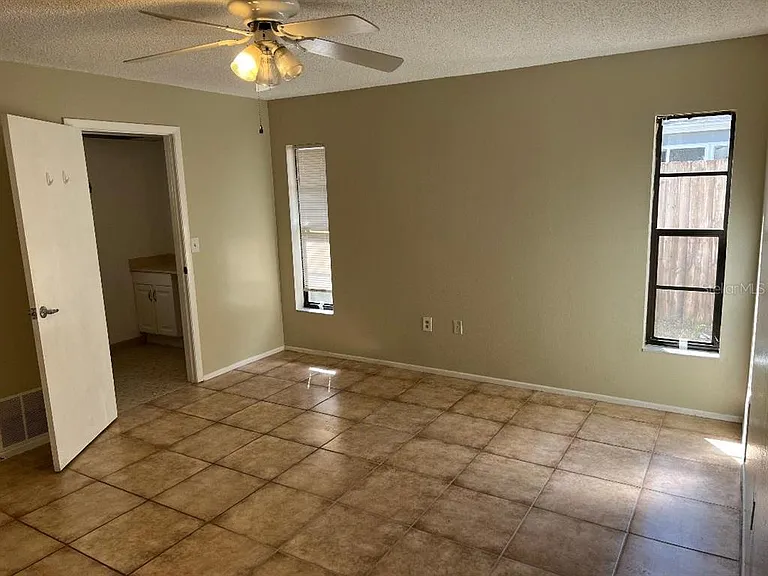 200 Arbor Dr W — Photo 38