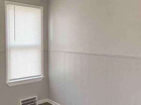 4th image of 15310 Novara St