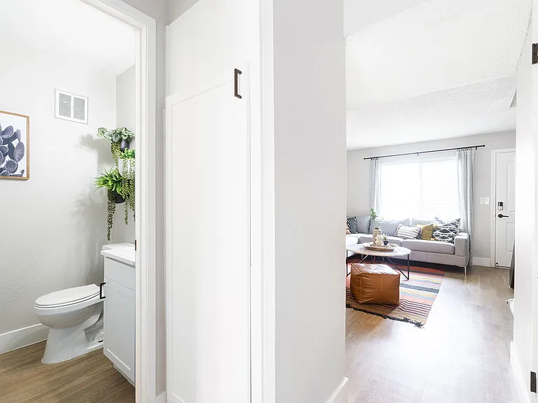 The Luxe Apartments — Photo 9