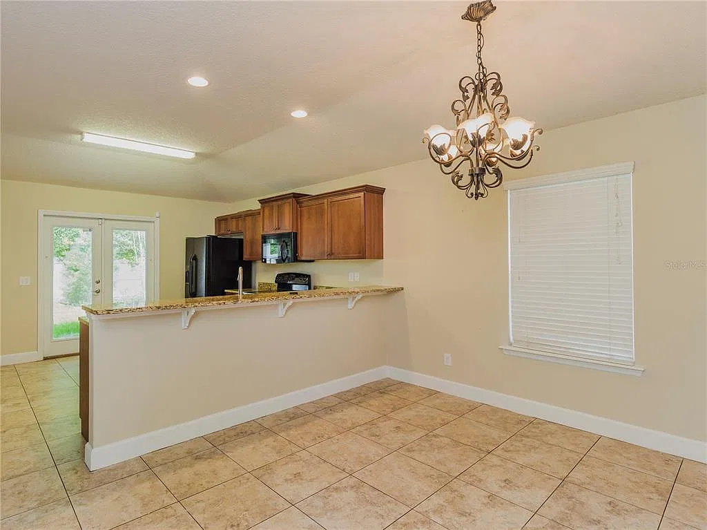 3 bed, 2.0 bath, 1292 sqft, $1,950 — Photo 4