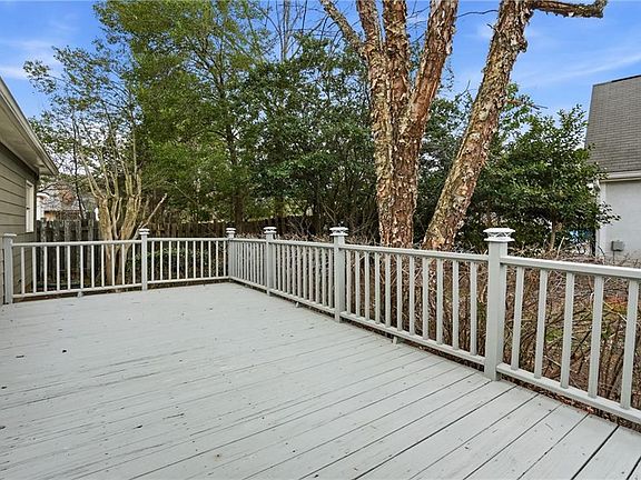 4th image of 4821 Devon Ln
