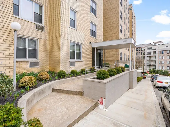 2390 Palisade Ave APT 2B, Bronx, NY 10463