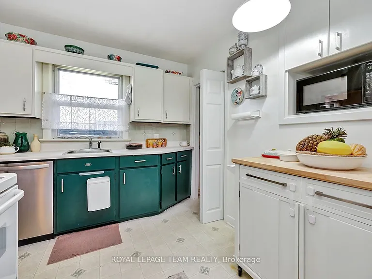 1233 Cheverton Ave — Photo 20
