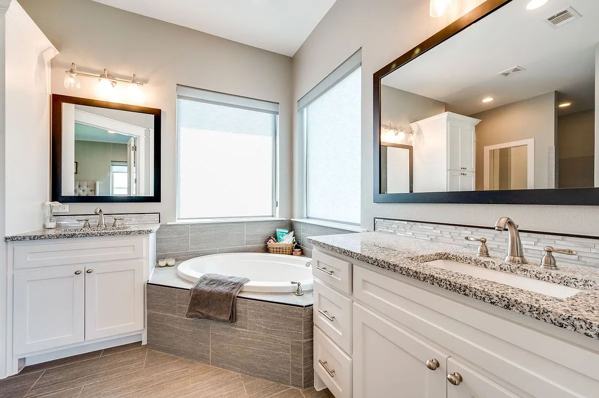3 bed, 2.5 bath, 2502 sqft, $3,000 — Photo 3