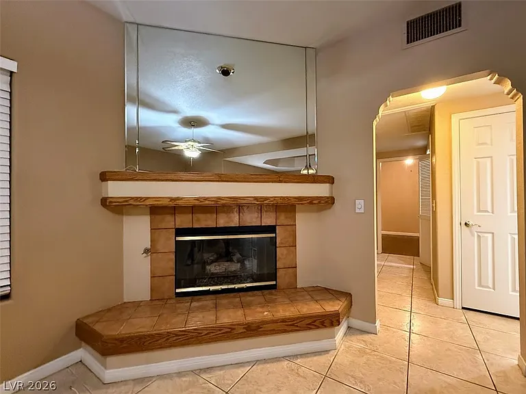 1403 Santa Margarita St #D — Photo 7