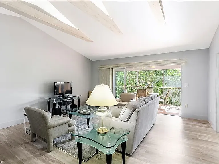 5635 Turtle Bay Dr #8 — Photo 1