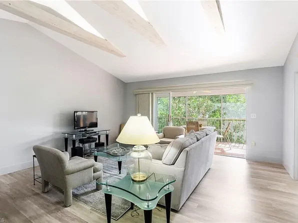 5635 Turtle Bay Dr APT 8, Naples, FL 34108