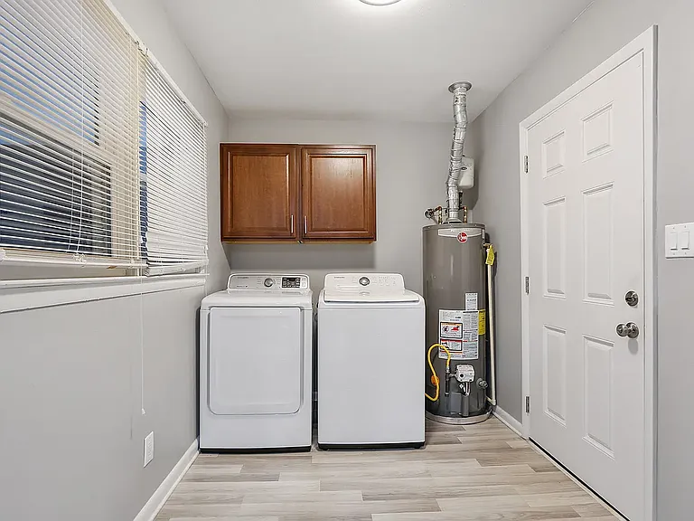 2031 Mesa Dr — Photo 3