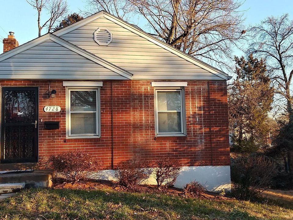 Easy access to Highway 70, 10 minutes to Lambert Airport going West and downtown going East.