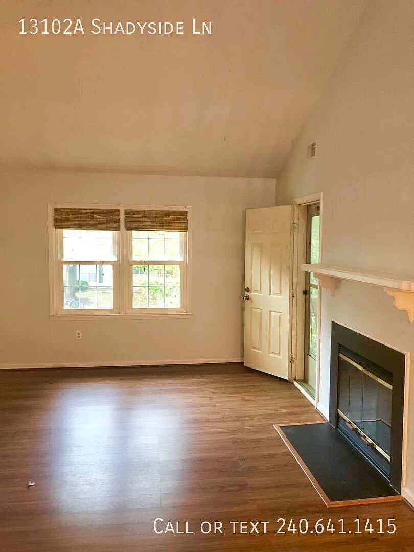 Cozy 2 Bedroom Loft Condo in Germantown! — Photo 2