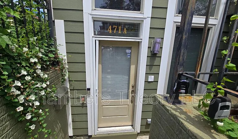 471A Luray Pl NW — Photo 4