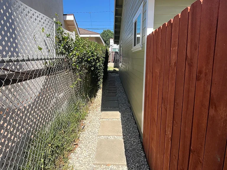 8020 Bright Ave — Photo 16