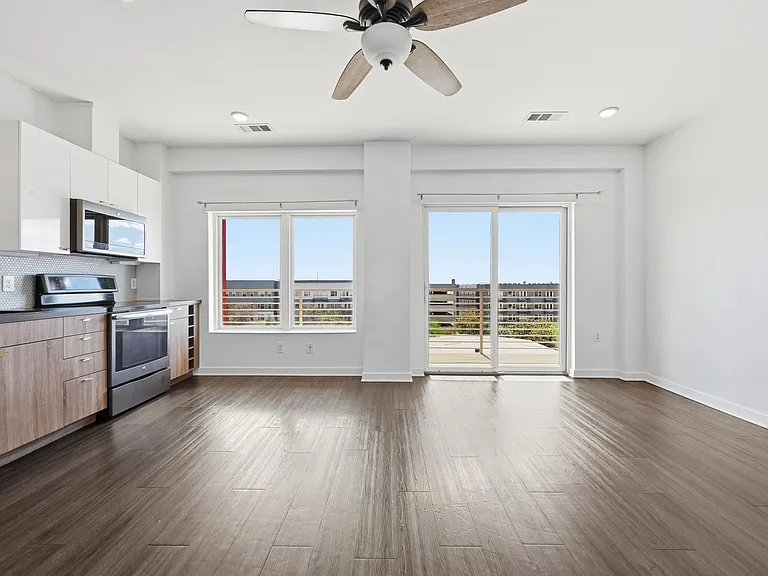 4361 S Congress Ave #526 — Photo 9