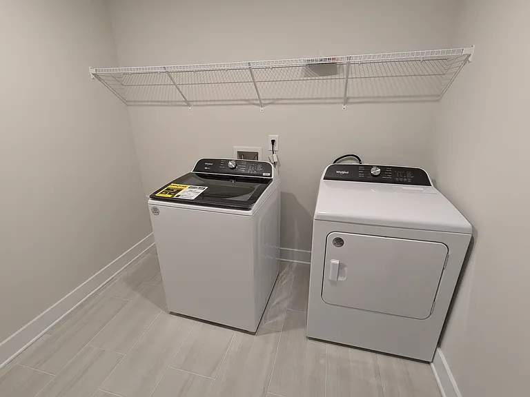 416 Roderick Ln — Photo 25