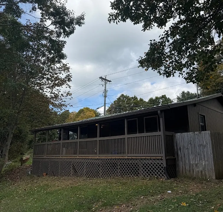 1285 Old Bristol Rd