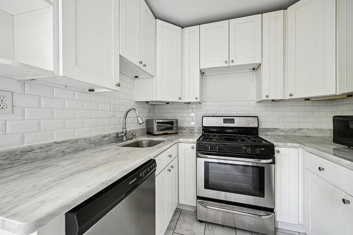 Building Photo - 939 Longfellow St NW #205