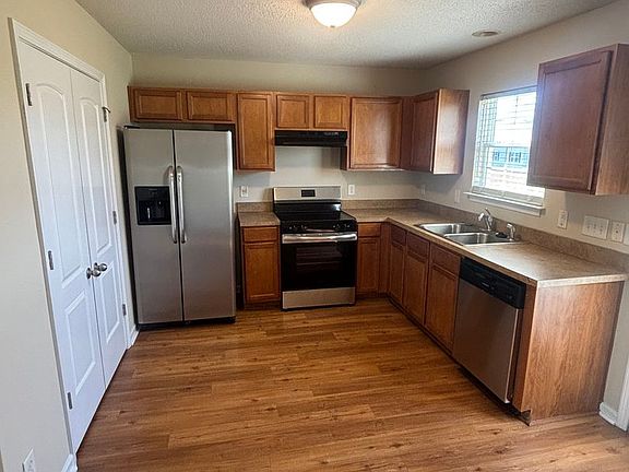 3rd image of 1626 Daisy Park Dr