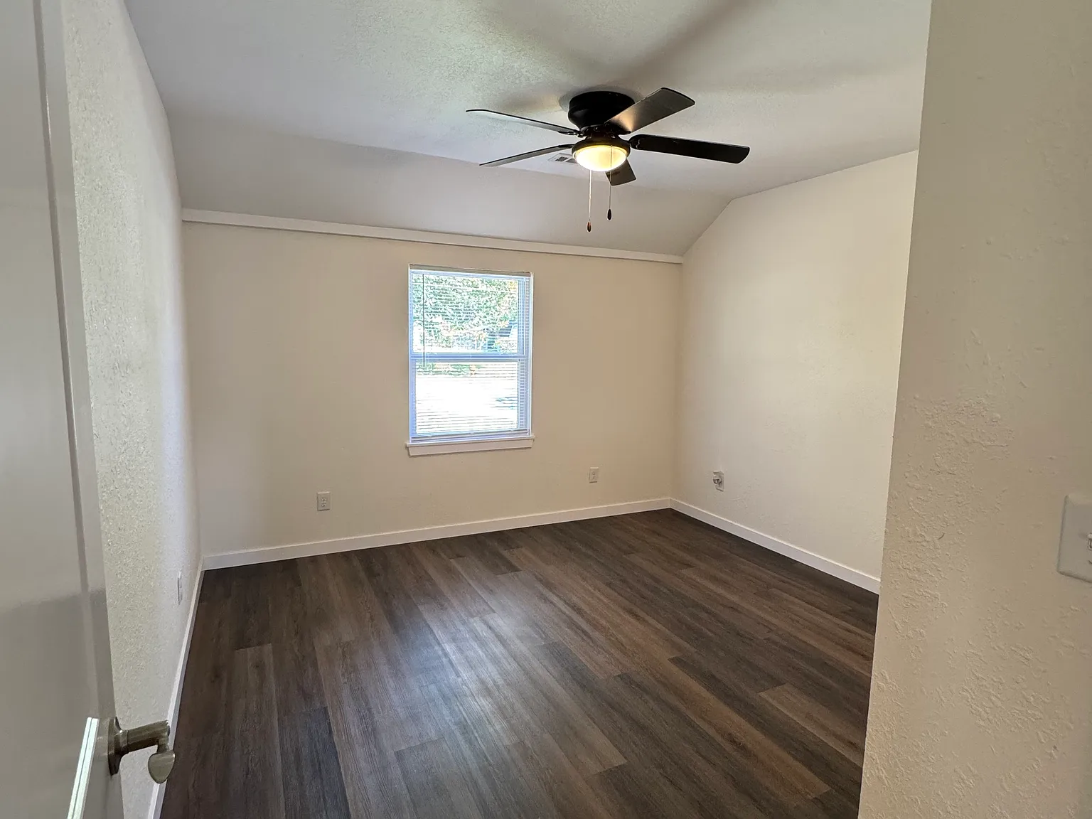 2 bed, 772 sqft, $950 — Photo 2