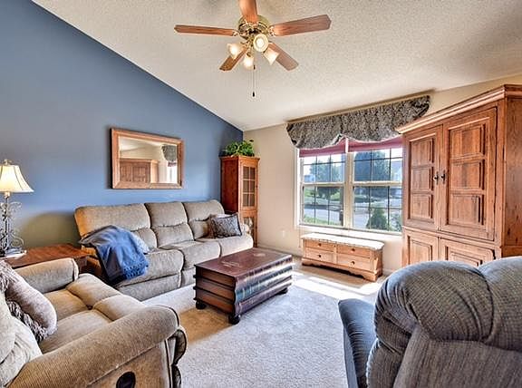Large family room with vaulted ceilings