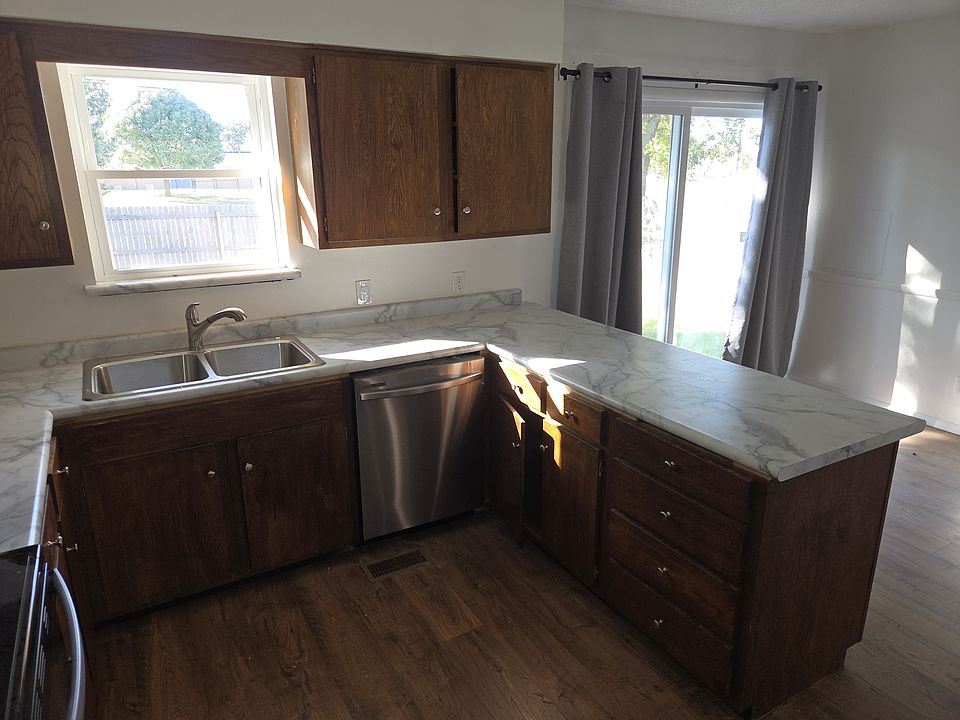 Kitchen with dinette