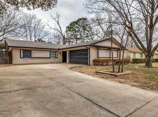 1612 Warren Ln, Fort Worth, TX 76112