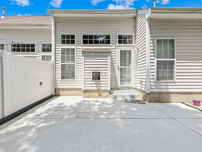 9425 Shumacher Ave NW — Photo 27