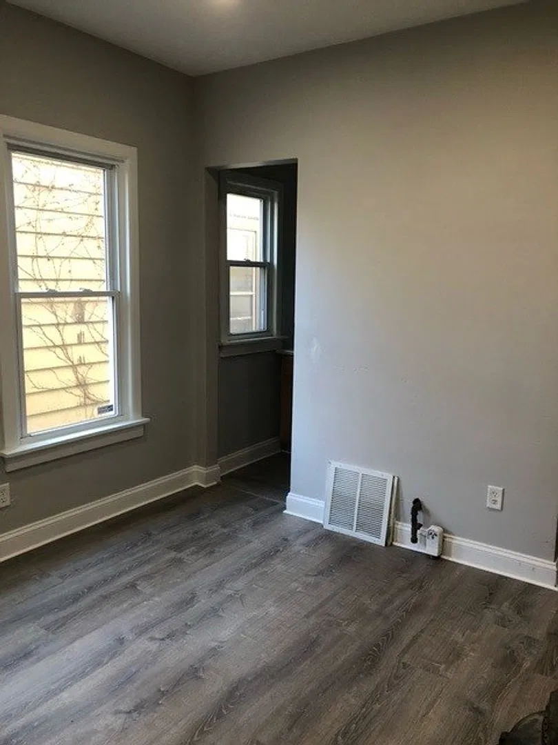 4510-4512 W Lloyd St - Duplex — Photo 2