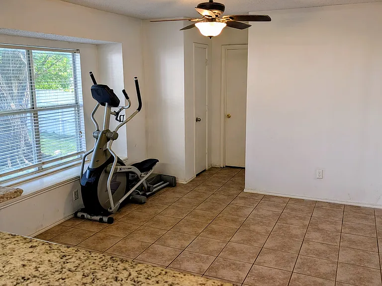 3216 Meadowview Dr — Photo 41