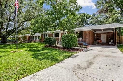 1st image of 643 Berkley Dr