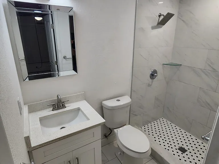 1605 N Gomez Ave — Photo 49